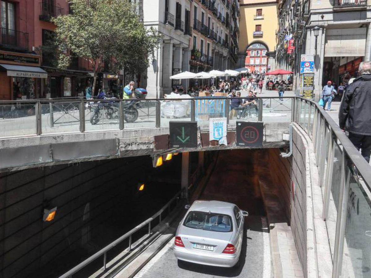 Apartamentos Felipe IV Plaza Mayor Madrid Dış mekan fotoğraf