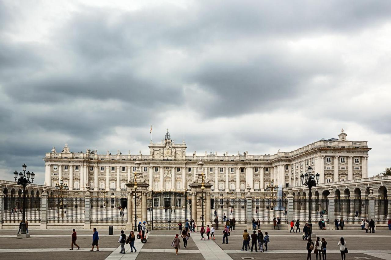 Apartamentos Felipe IV Plaza Mayor Madrid Dış mekan fotoğraf